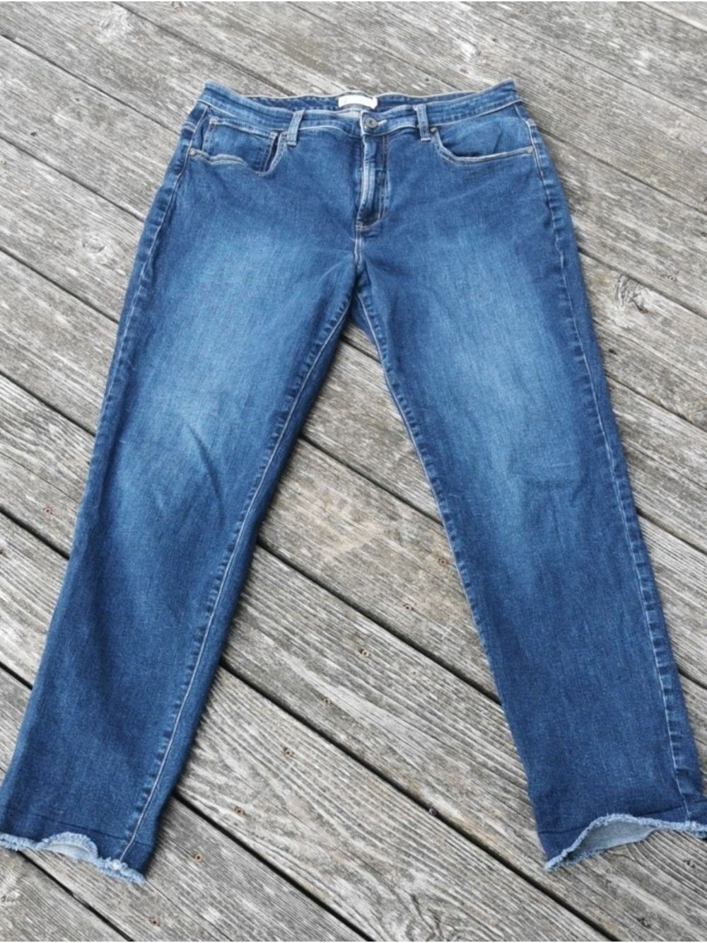 Womens Carve Designs Boyfriend Blue Denim Medium Wash /Raw Hem. 14